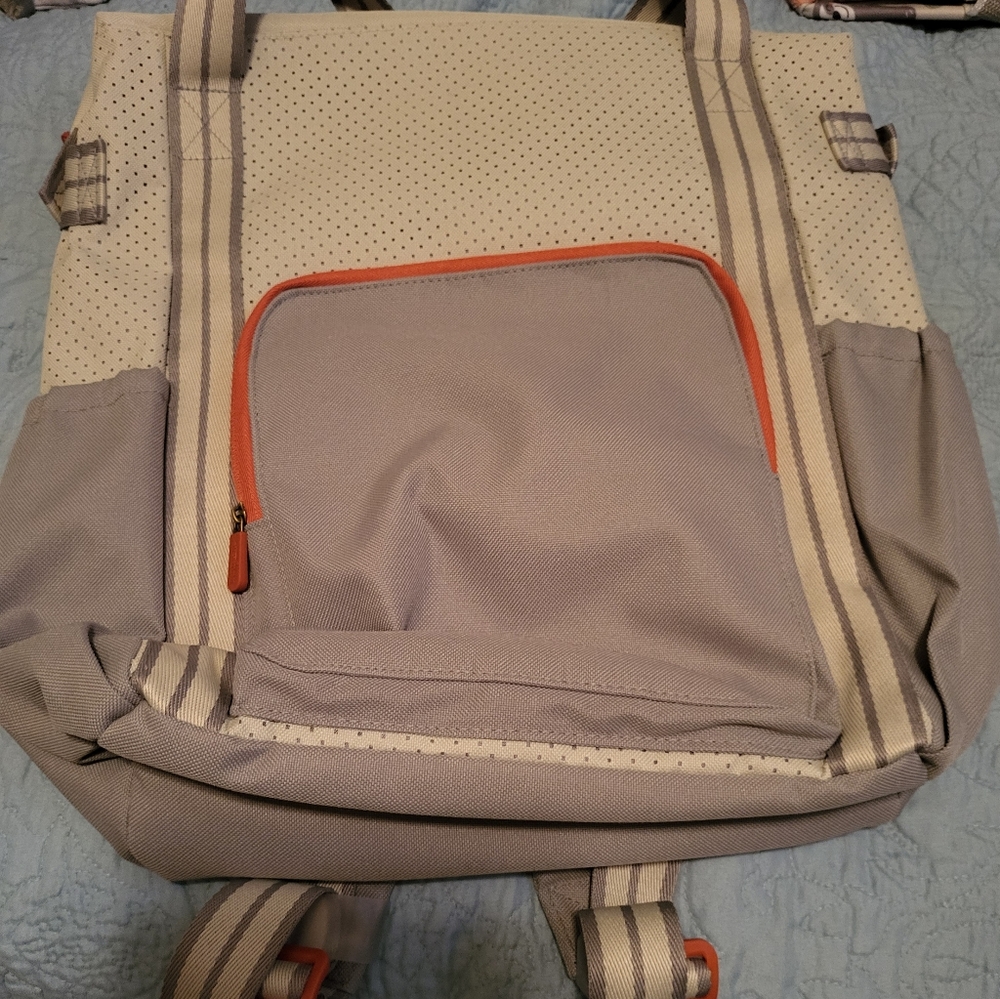 Thirty-One Gifts "Day Away Backpack" in Whisper Grey Colorblock NIP No Smoking